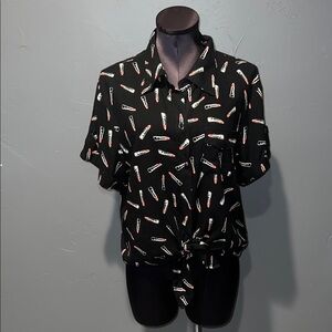 Midnight Sky Front Tie Lipstick Pattern Collared Button Down Top!